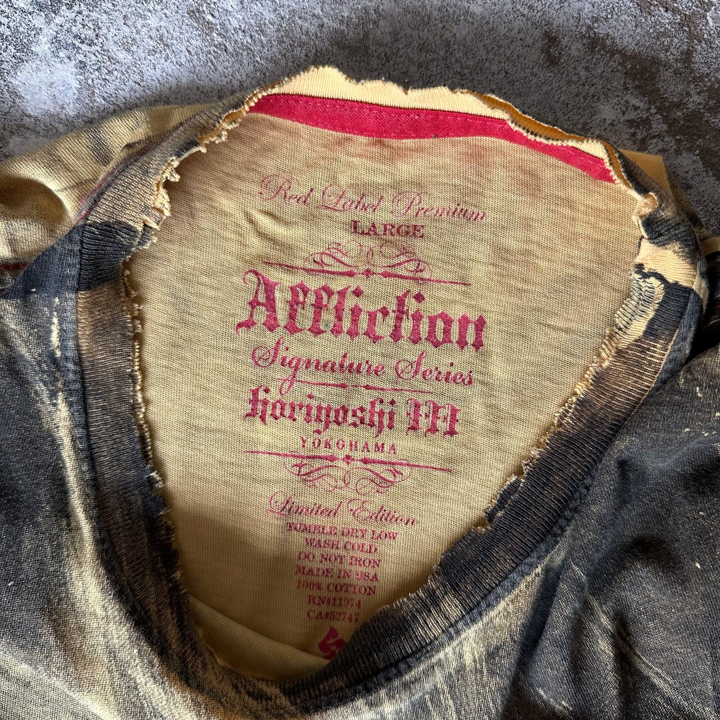 Affliction Signature Series Limited Edition Tshirt - L