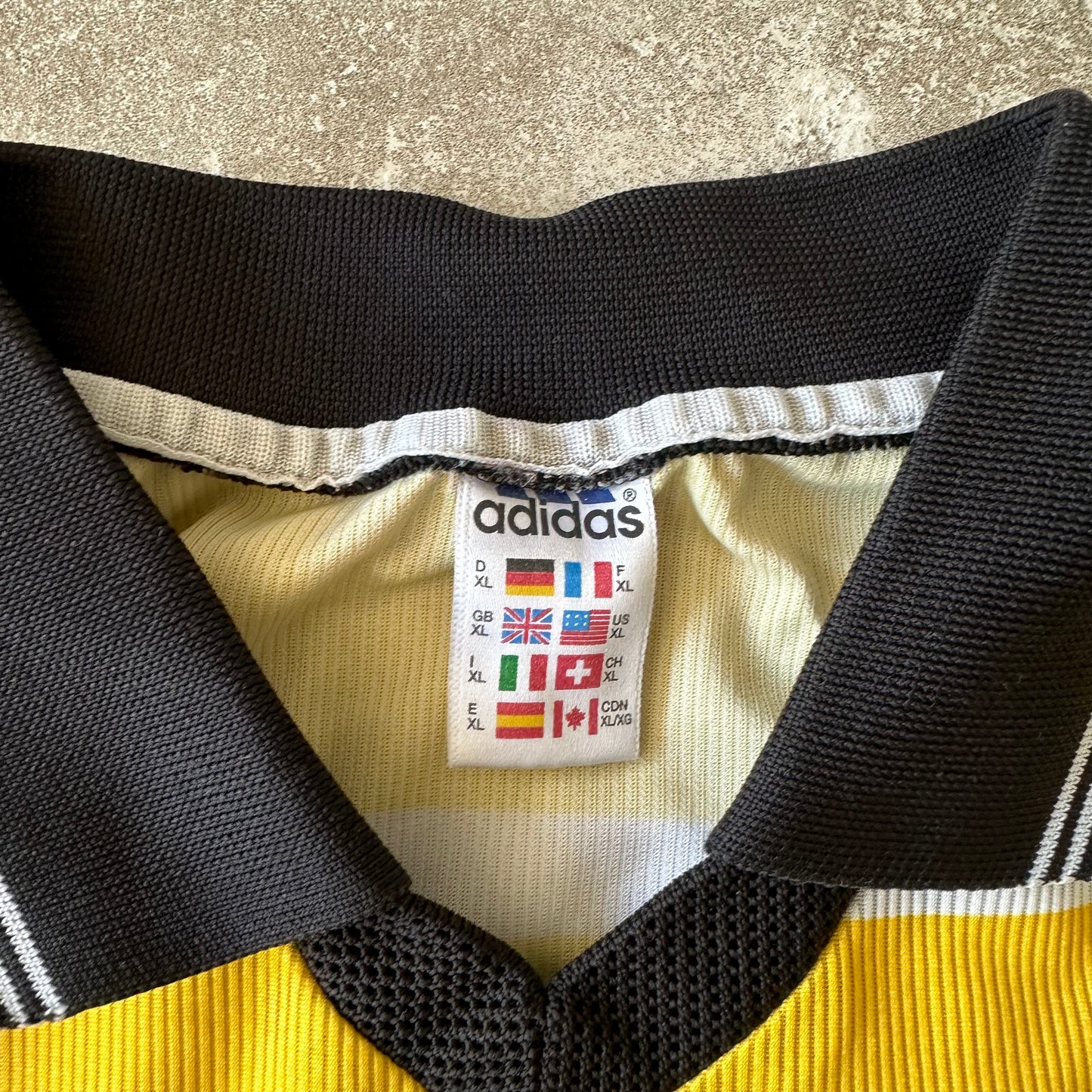 Adidas Vintage 90s Jersey - XL