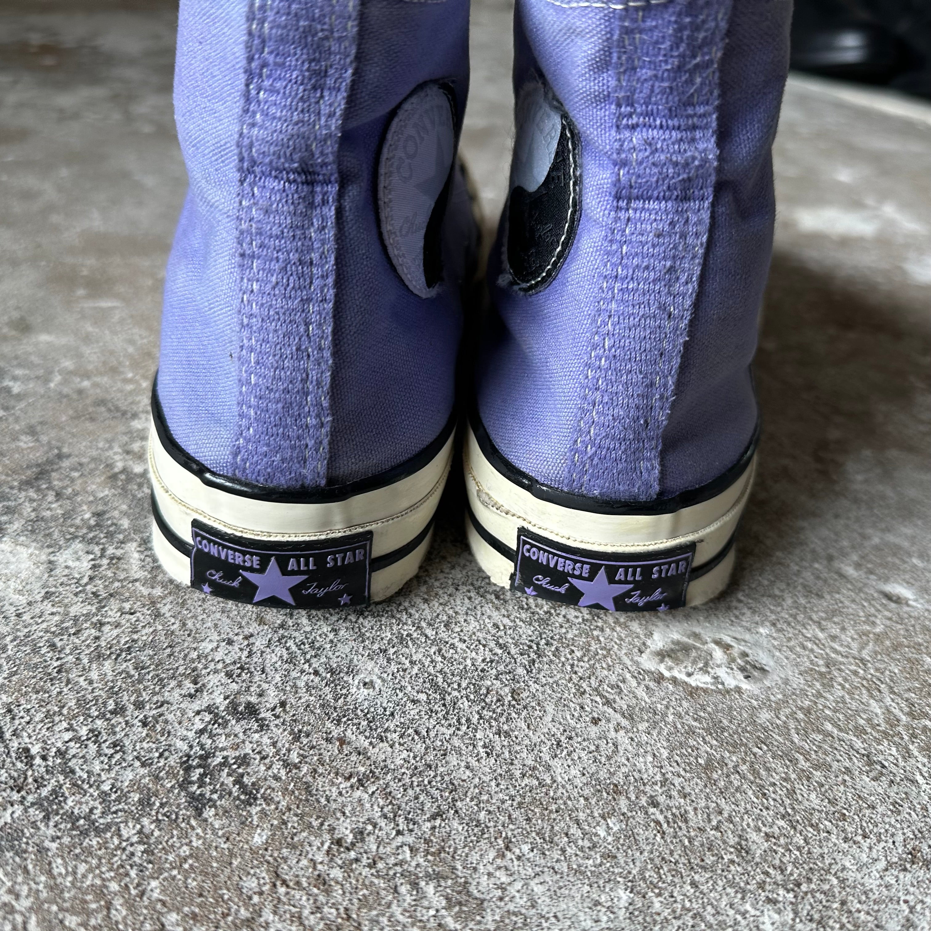 Converse Chuck Taylor High Tops - 39