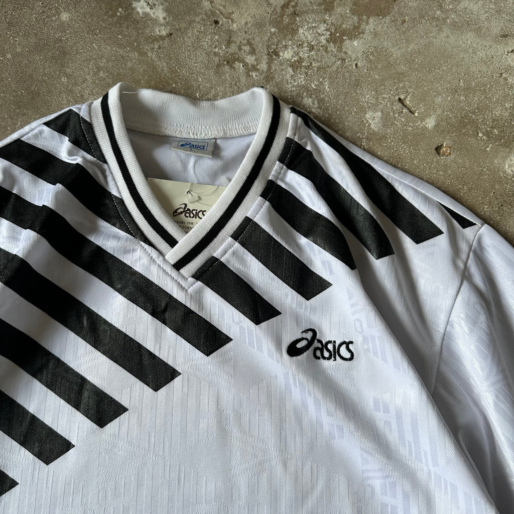 Asics White Tshirt - L