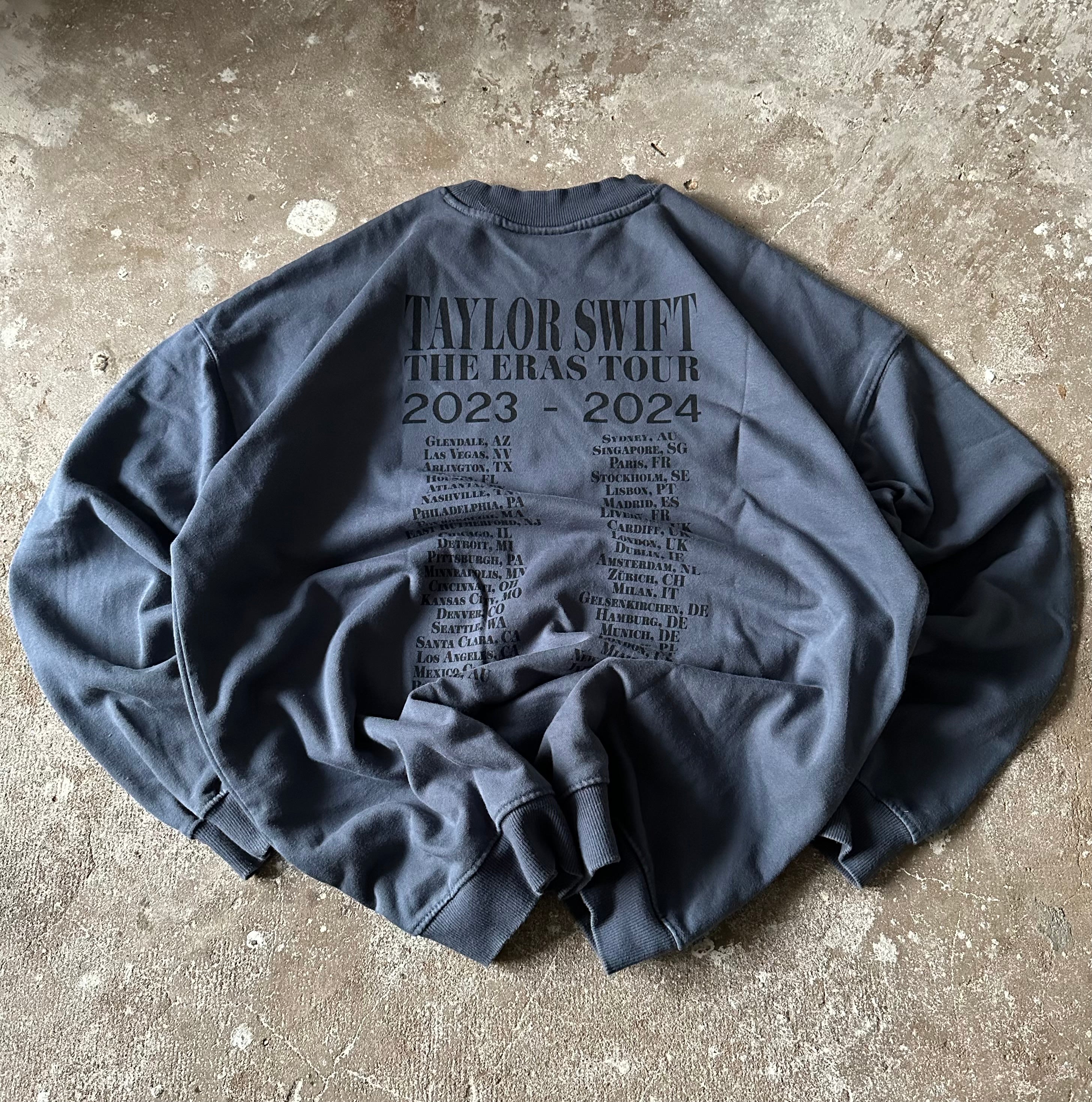 Taylor Swift Eras Tour Sweatshirt - M