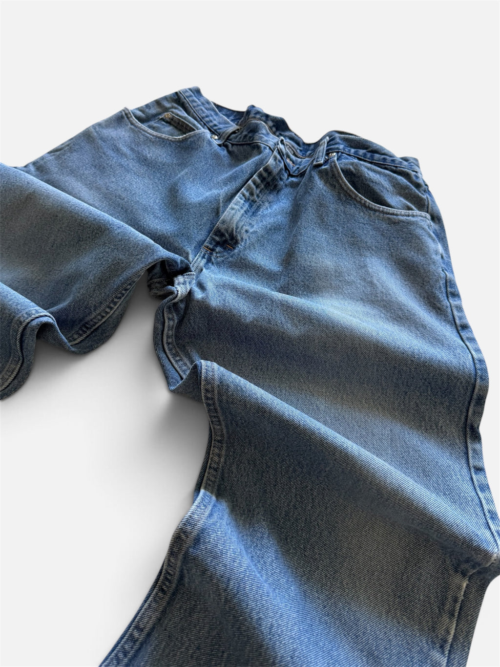 Wrangler Relaxed Fit Jeans — Medium Blue Wash- W40 L30