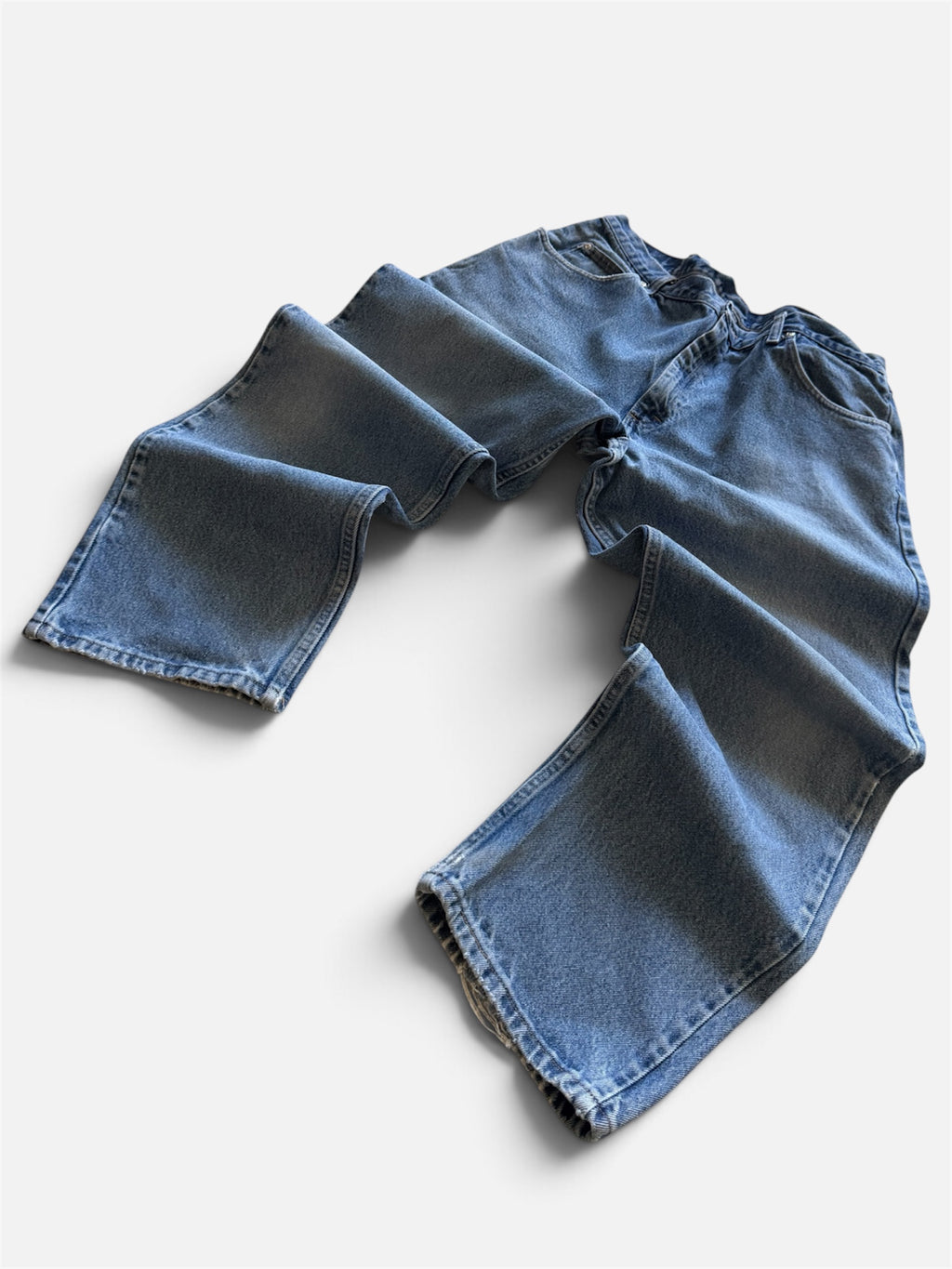 Wrangler Relaxed Fit Jeans — Medium Blue Wash- W40 L30