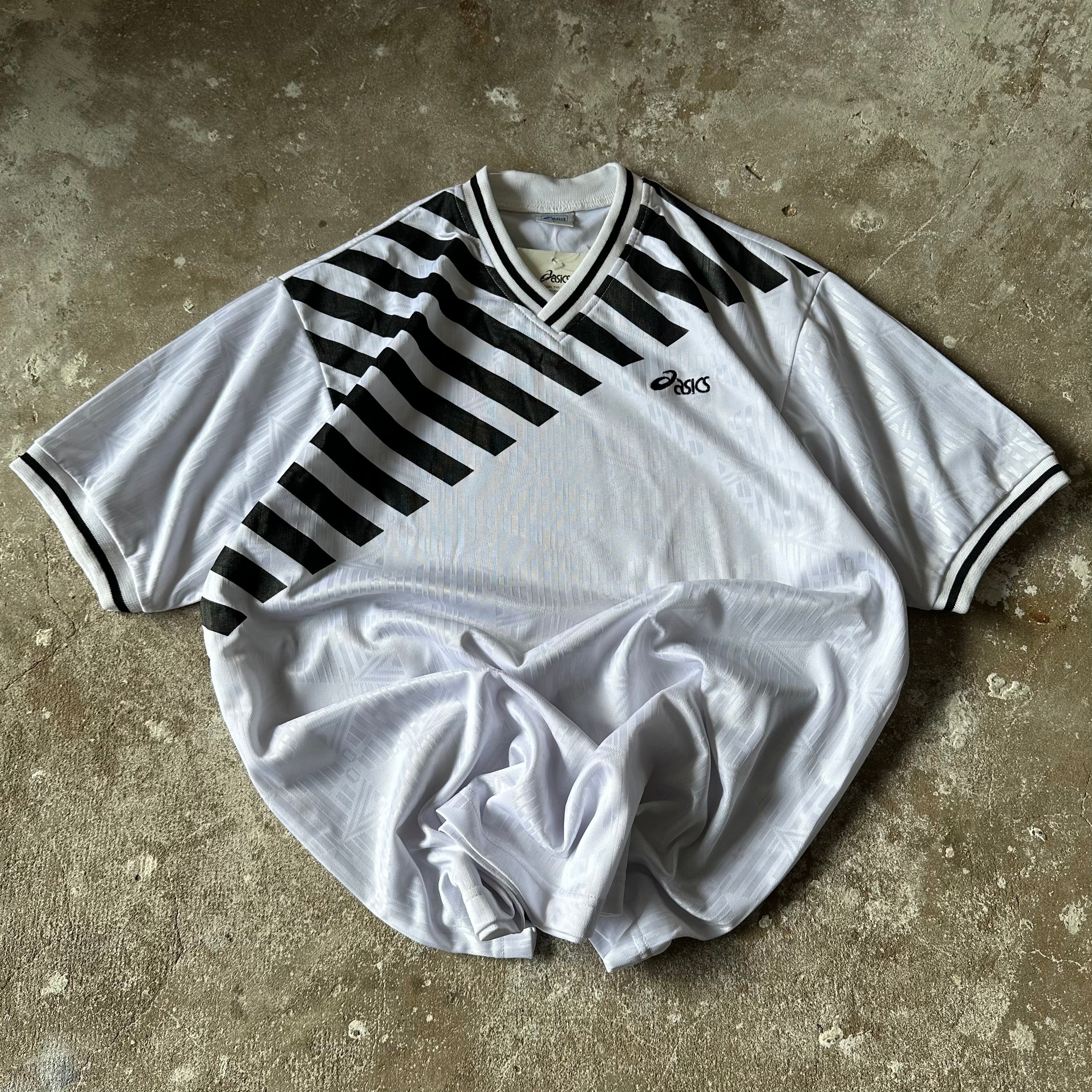 Asics White Tshirt - L