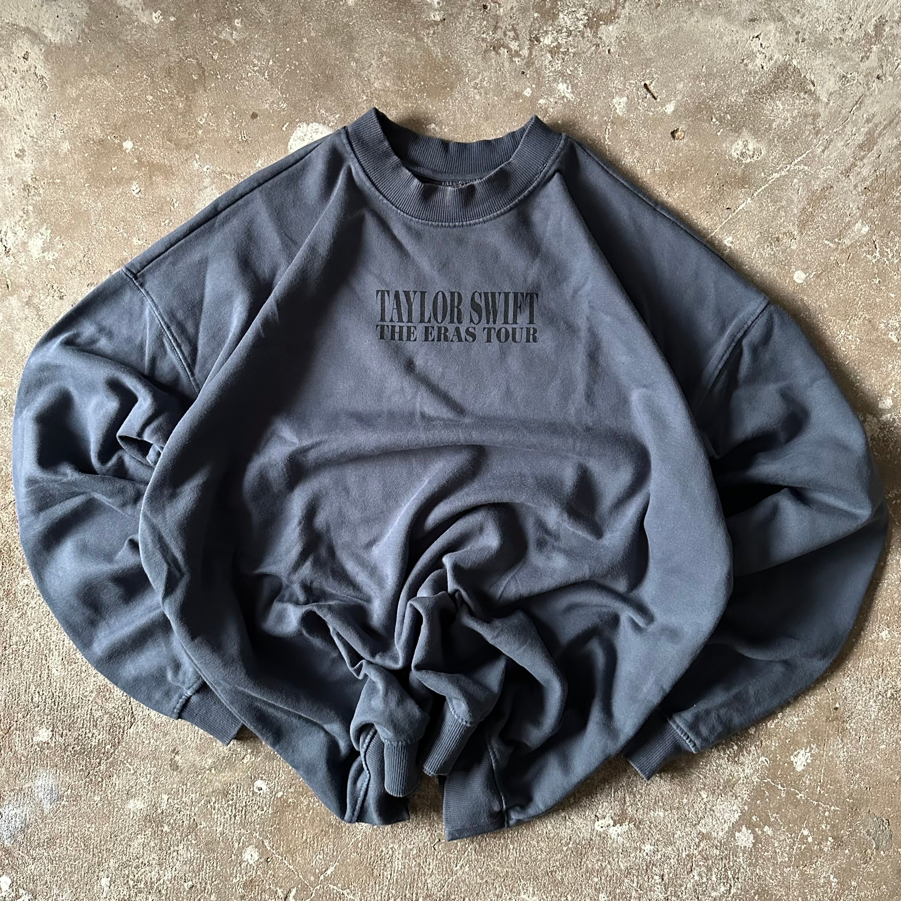 Taylor Swift Eras Tour Sweatshirt - M